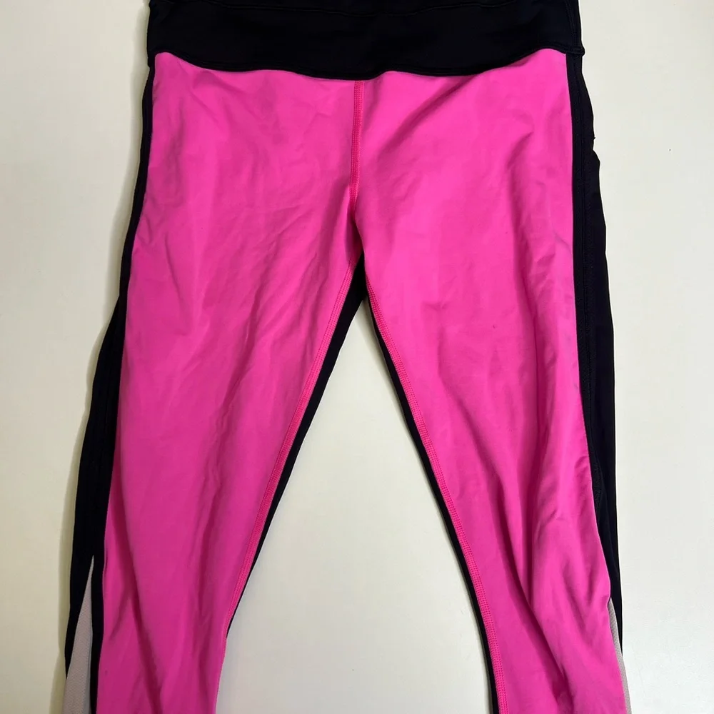 Lululemon Run: Pace Tight
Pinkelicious / Black / Parfait Pink - Size 6 - Picture 9 of 15